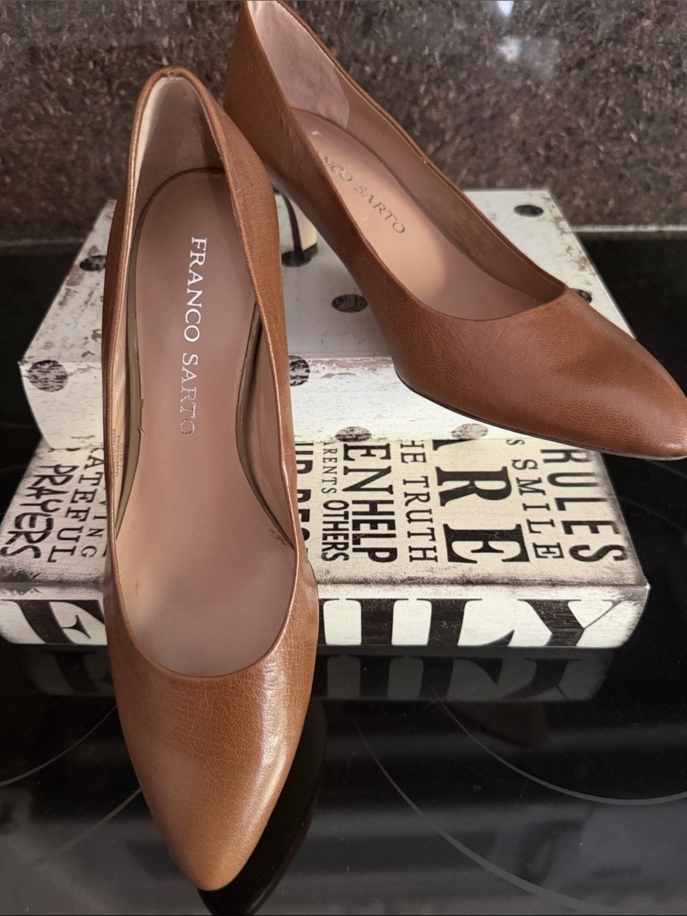 Franco Sarto Tan Leather Pointed-Toe Pumps Kitten Heels Women’s Sz 6 M